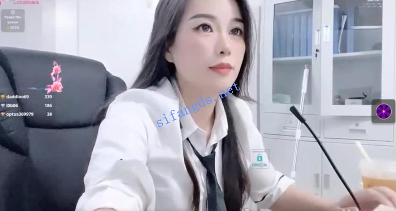 灬喷水女王！【Kaixin-Baby】公司白领上班跳蛋~自慰潮喷~抽搐 1