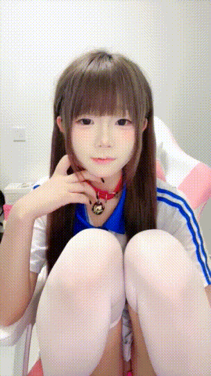 重磅！新人！最正宗校花来了~【少萝玉米】道具自慰~水狂喷 1