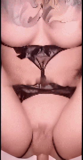 【抖音】mo你别哭 1314高价私密视频 啪啪 道具紫薇大尺度 16