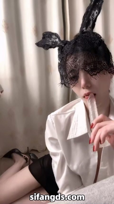 半糖主播【七七呀 桃汁儿】定制福利视频【1V】【382M】 8