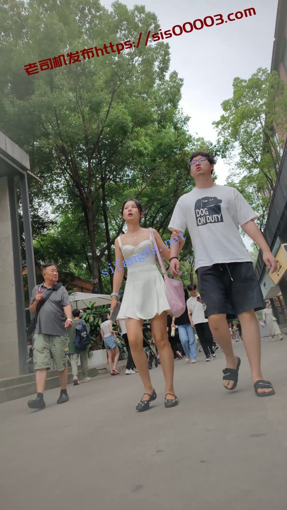 【CSCD】白色连衣裙小姐姐和男朋友逛街，白色内内【1V】【504M】 2