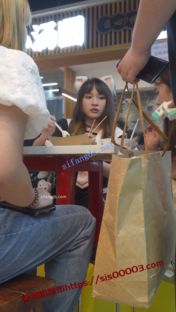 【永久专享】(BC-AA-578)猫耳制服jk小姐姐..绝对领域无痕内勒出13缝【1V】【416M】 3