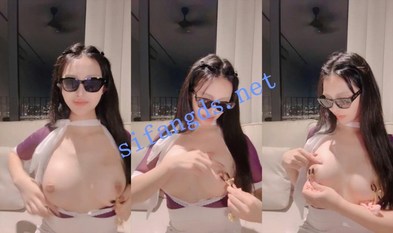 ⚡【美神】极品尤物女神来袭！在高空对着夜景自慰超级骚~ 9