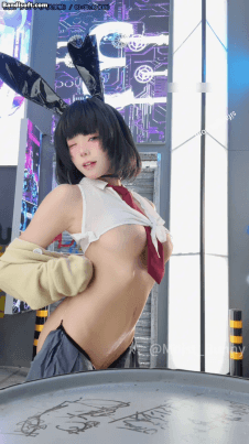 【B站 Yiko湿润兔 咬一口兔娘】10月作品 赛博逆JK 双视角骚舞【87P3V】【1.07G】 12