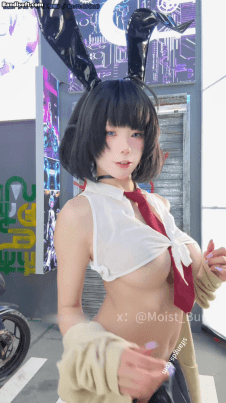 【B站 Yiko湿润兔 咬一口兔娘】10月作品 赛博逆JK 双视角骚舞【87P3V】【1.07G】 10