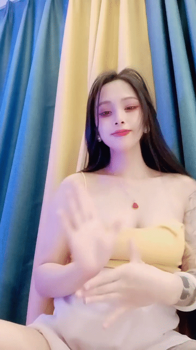 淫荡少妇 丰满大莉子 大奶白皙 还在哺乳期 忍太久了 疯狂道具啪啪秀 8v~18g 4