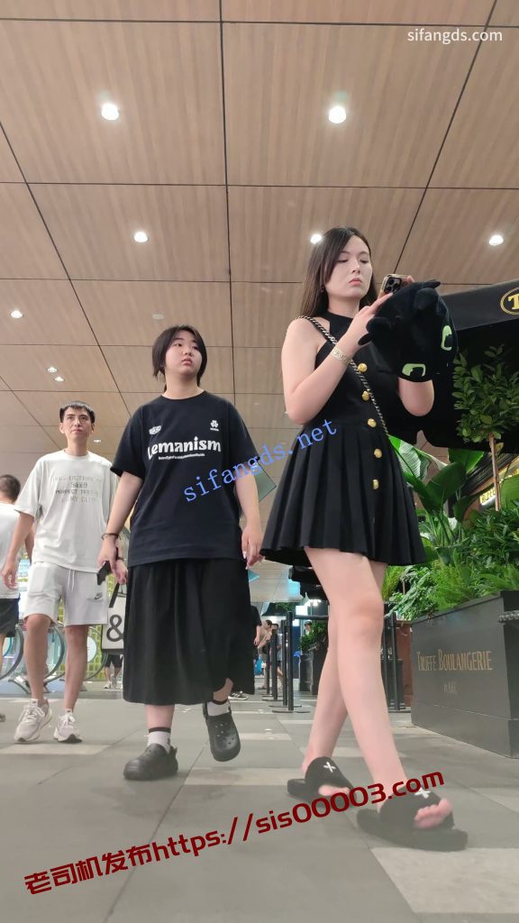 【CSCD】黑色连衣裙美女和朋友逛街买蛋糕，黑色窄内【1V】【908M】 6