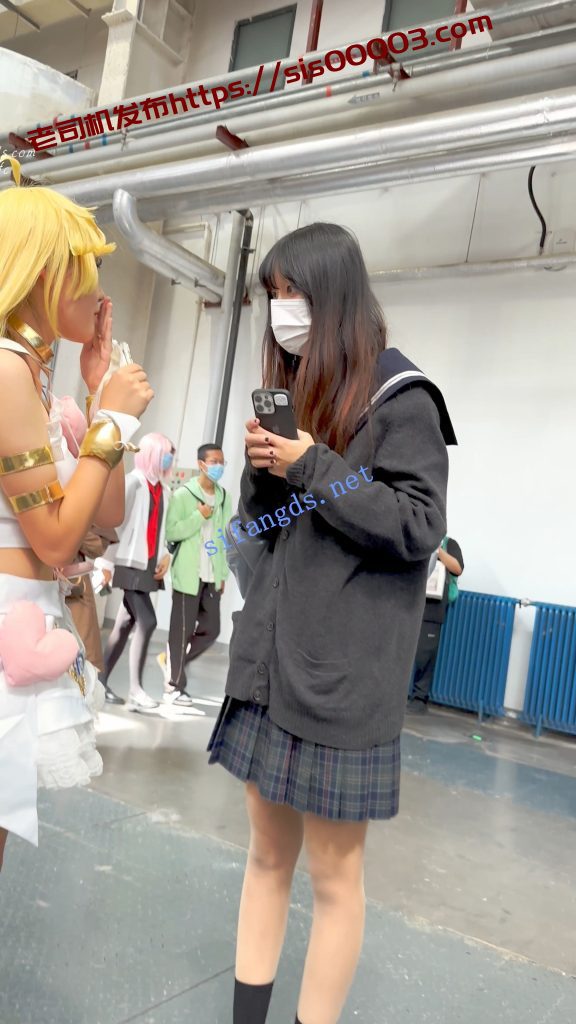 【KFC】两个JK制服学生妹·肉丝袜可爱内·白色骚窄内一箭双雕【1V】【810M】 9