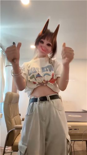 抖音嫩妹 炉石传说游戏主播 冻梨 私拍裸舞自摸小粉穴拉丝【9V】【440M】 7