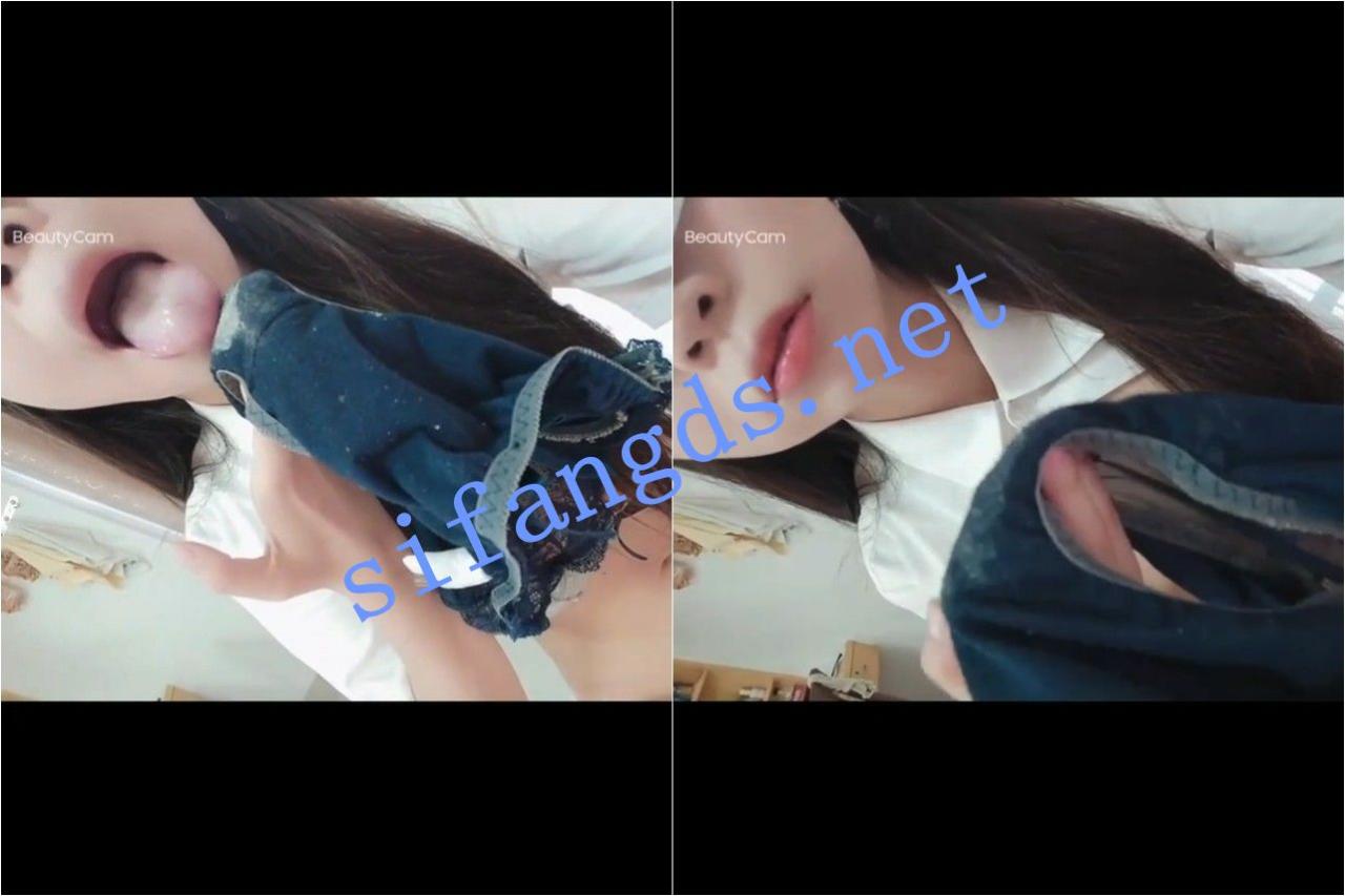 ✅抖音 七月公主 超弹美乳 抖胸 扣B高潮喷水 公共厕所自慰 8