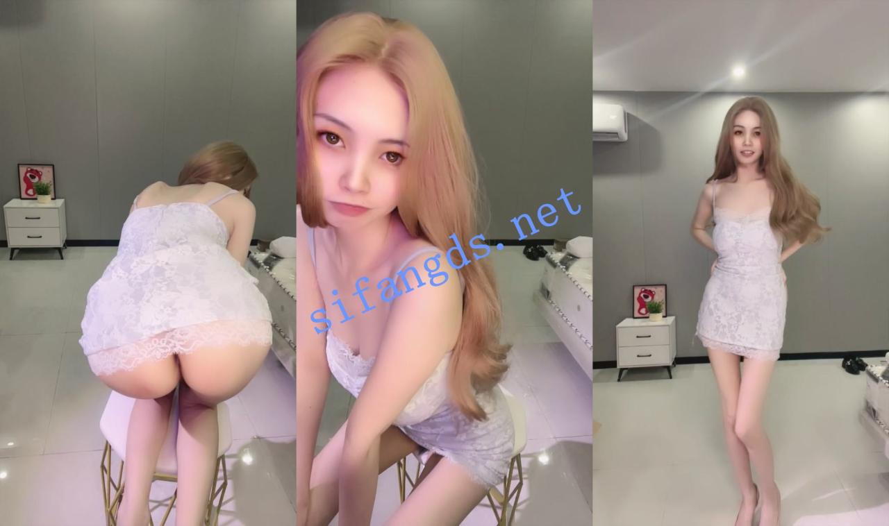 新人！好粉^好嫩^【爆炒电磁炉】美的像个洋娃娃 全裸扒屄~ 11