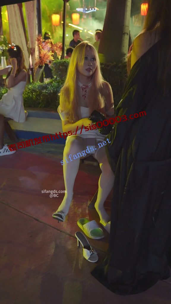 (BC-SSS-093)⭐极品吊带袜骚货..CK内裤外露.坐过山车拍手机飞了【1V】【1.98G】 11