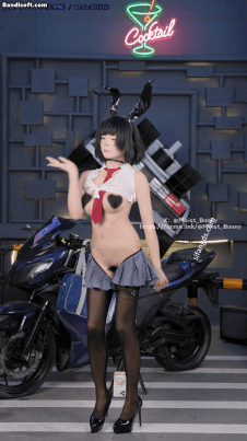 【B站 Yiko湿润兔 咬一口兔娘】10月作品 赛博逆JK 双视角骚舞【87P3V】【1.07G】 7