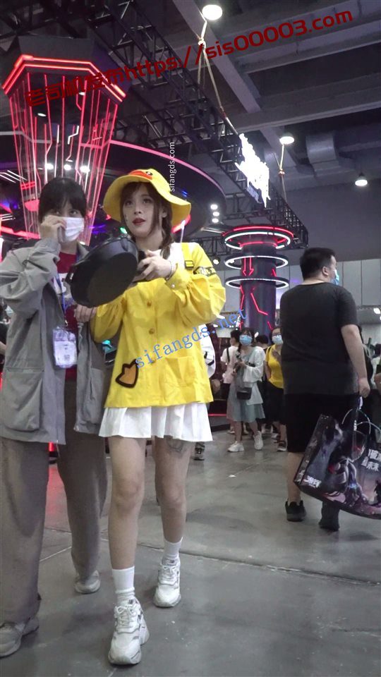 【xxn-156】游戏展台两位模特..蕾丝粉内..窄内塞了好几张纸【3V】【1.5G】 3