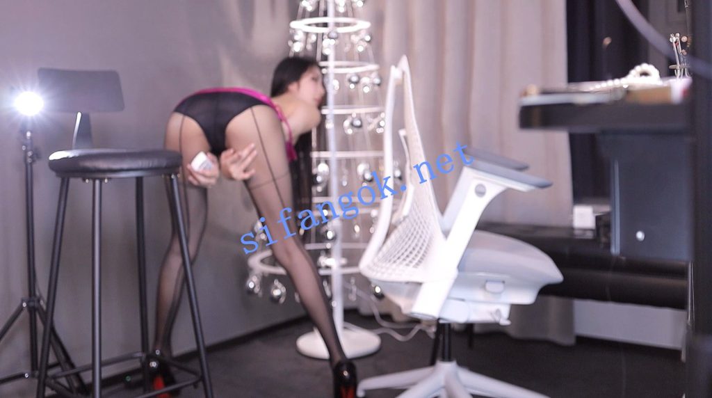 ‼️虎牙 车老板 最新内衣大长腿诱惑定制！【1V】【481M】 5