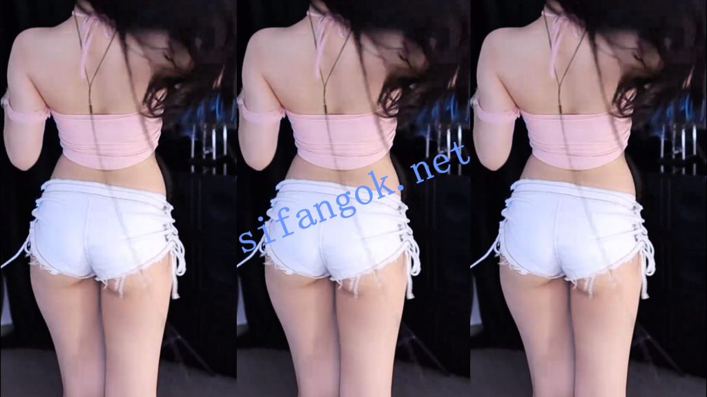 【斗鱼】谁的小棉袄呢 新年大礼包 超火高定最猛系列12V【12V】【1.65G】 49