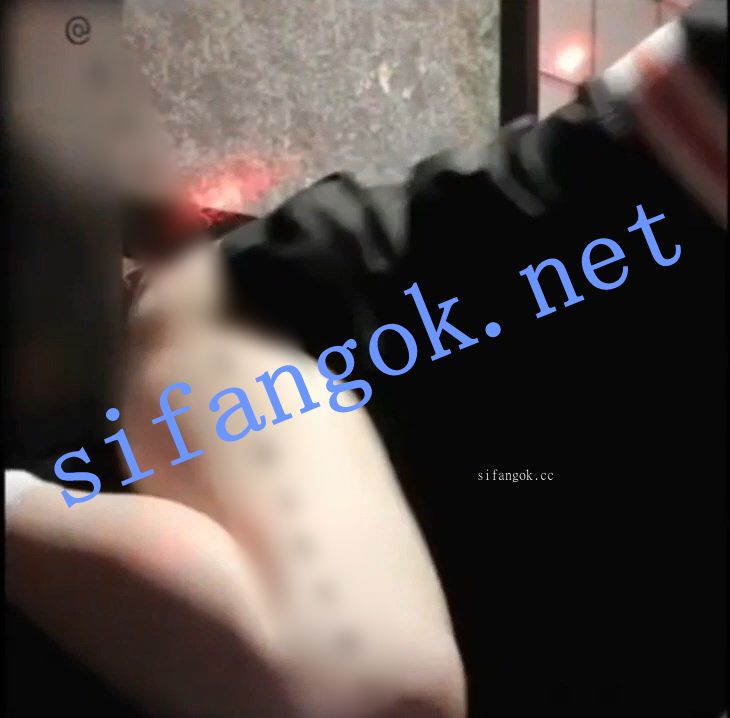 推特韩国可爱妹子 KTV边唱歌边啪啪 插入式的歌声更加优美 7