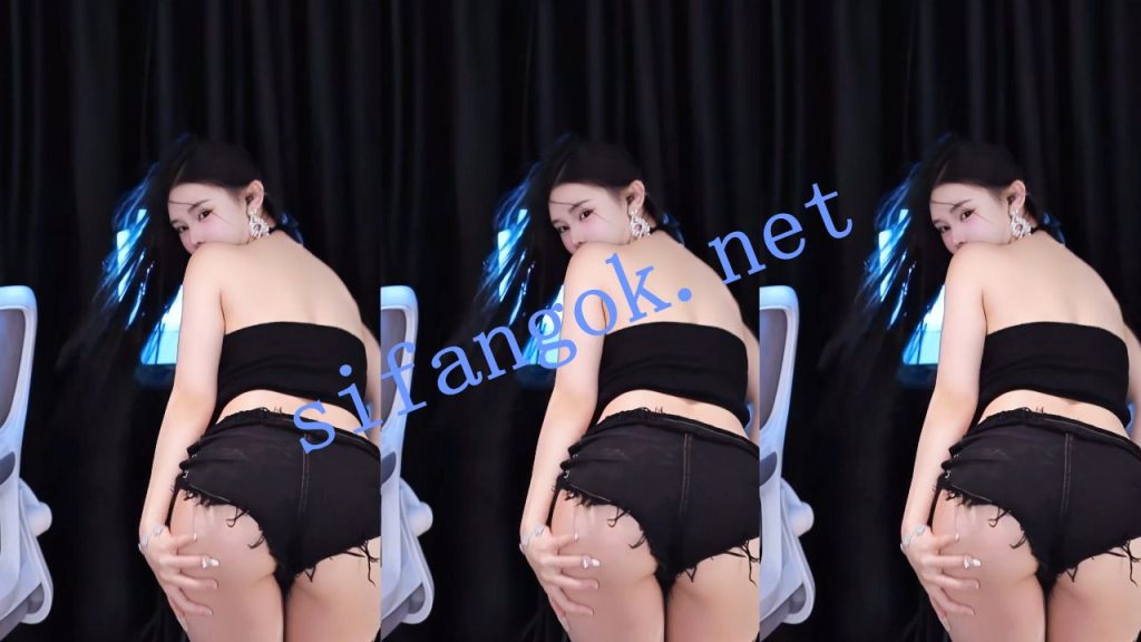 【斗鱼】谁的小棉袄呢 新年大礼包 超火高定最猛系列12V【12V】【1.65G】 31