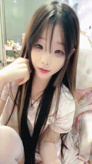 撸管推荐！颜值天花板校花~【幼七】道具自慰！淫水喷不停~ 1