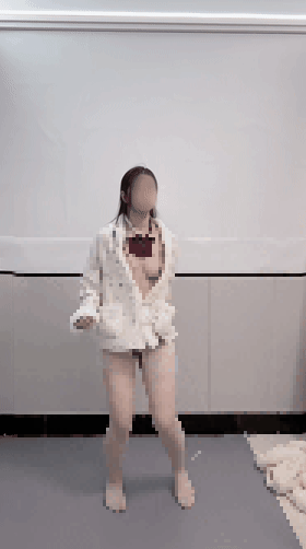 【重磅】舞蹈生小乔 最新长视频付费裸舞 三点 顶臀 抖穴【2V】【200M】 2