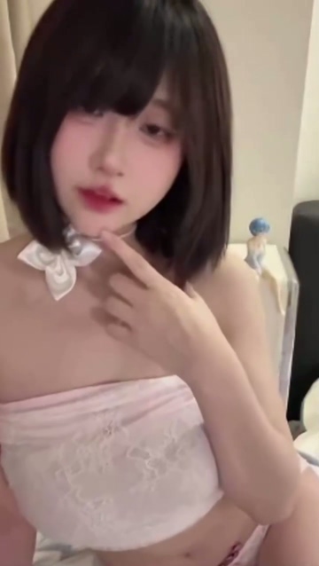 脚丫嫩到前男友发疯 哪有操不烂的小骚穴，粉嫩奶头小母狗穿各式情趣内衣被男友大鸡巴无套猛插【1V】【132M】 1