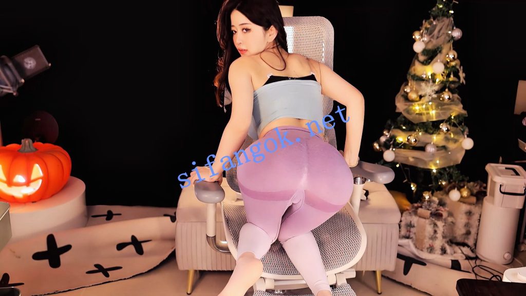 【网易CC】小燃燃 瑜伽裤专属特辑7V 勒出肥美鲍鱼【7V】【989M】 1