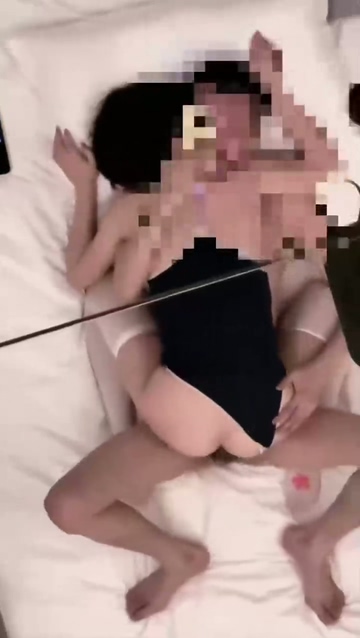 脚丫嫩到前男友发疯 哪有操不烂的小骚穴，粉嫩奶头小母狗穿各式情趣内衣被男友大鸡巴无套猛插【1V】【132M】 3