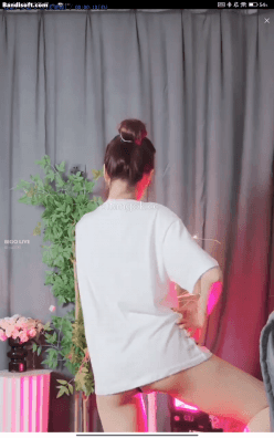 【BIGO 小鲸鱼】完美身材女神 大尺度骚舞 丁字裤露毛露逼【14V】【571M】 8