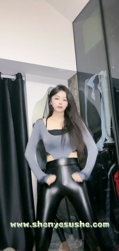 【快手主播】BlackSwan 皮裤 短裤 摩托摇 千斤顶 丝袜等 60v #1【60V】【1.8G】 2 【快手主播】BlackSwan 皮裤 短裤 摩托摇 千斤顶 丝袜等 60v #1【60V】【1.8G】 2