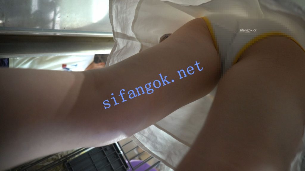 （空城原创）白裙小少妇逛超市，黄边白N包裹肥臀【1V】【668M】 3