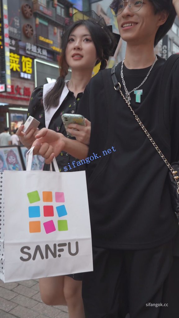 (BC-AA-642)喜欢粉色内裤的小姐姐..两次约会逛街被跟拍CD【2V】【312M】 2