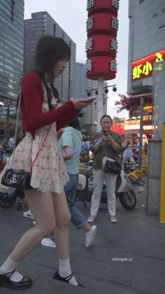 (BC-AA-648)超短蕾丝花裙小姐姐..裙摆被吹起露内裤..正面黑…【1V】【870M】 2 (BC-AA-648)超短蕾丝花裙小姐姐..裙摆被吹起露内裤..正面黑…【1V】【870M】 2