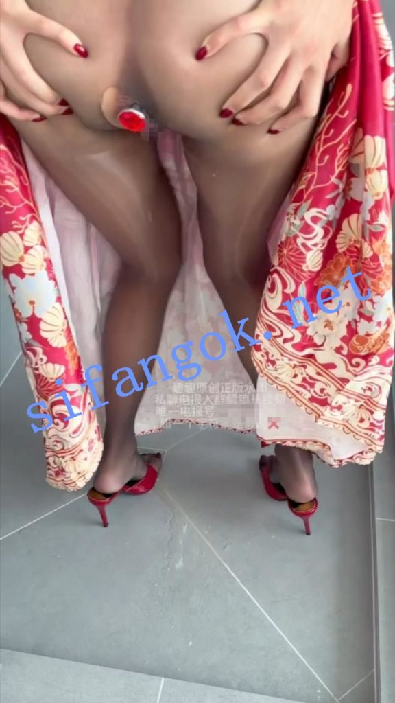 极品潮喷丝足女神 猫猫碎冰冰趣趣 新春特别版【1V】【865M】 7 极品潮喷丝足女神 猫猫碎冰冰趣趣 新春特别版【1V】【865M】 7