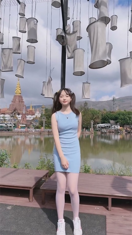 ❣️推荐❣️抖音颜值嫩妹【小高爱跳舞】好身材大长腿，萝莉脸木瓜奶，身子嫩出水，极品奶子7V【7V】【70M】 5