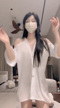 ♆【灵羽合】鹅美美!绿播女神~抖音裸舞~阳台露出~道具喷水! 3