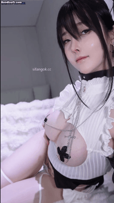 【一小央泽】贞洁祷告 极品巨乳女神性感白丝丁字裤 大尺度 11