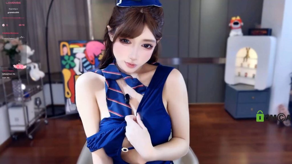 StripChat KpKpR 500币大秀剧情，【飞行空中空姐骚首弄姿勾引乘客 空中淫趴】【1V】【1.2G】 1