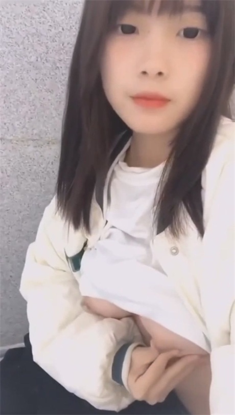 ❣️推荐❣️抖音颜值嫩妹【小高爱跳舞】好身材大长腿，萝莉脸木瓜奶，身子嫩出水，极品奶子7V【7V】【70M】 7