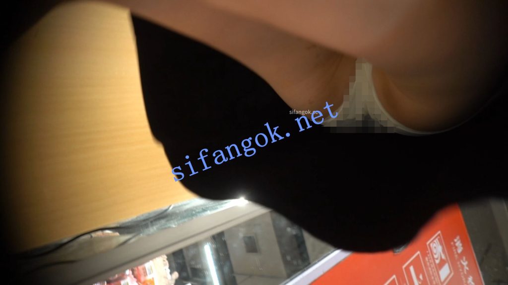 （空城原创）黑裙少妇和家人逛超市，微透白N包裹肉臀【1V】【278M】 2