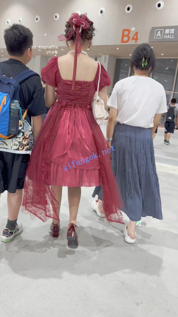 【KFC】学生妹跟着妈妈弟弟逛街·红色长裙白色一次性内微透【1V】【890M】 10 【KFC】学生妹跟着妈妈弟弟逛街·红色长裙白色一次性内微透【1V】【890M】 10