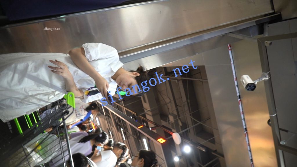 （空城原创）白裙小少妇逛超市，黄边白N包裹肥臀【1V】【668M】 2