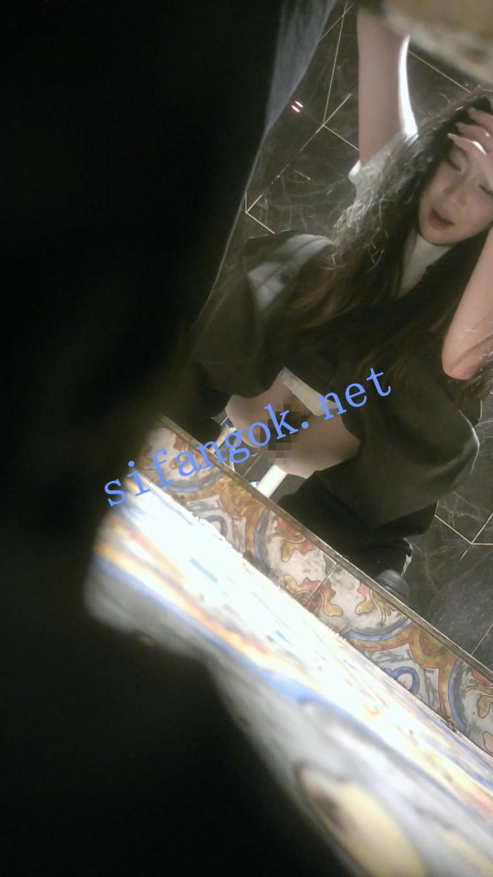 ✅全网首发【酒吧全景厕拍】各种黑丝高跟 美女如云 8 1