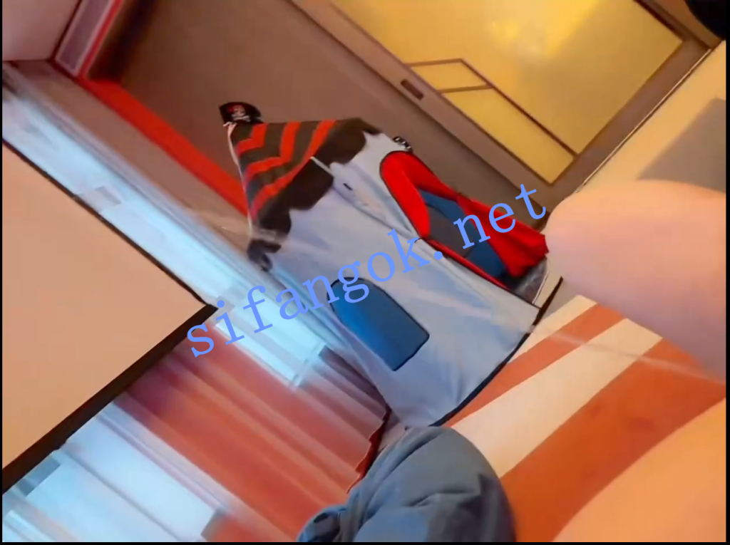 【抖音推特巨乳】芷仪g宝 大诗瑶最新喷水露点黑丝巨臀福利【10V】【242M】 18 【抖音推特巨乳】芷仪g宝 大诗瑶最新喷水露点黑丝巨臀福利【10V】【242M】 18