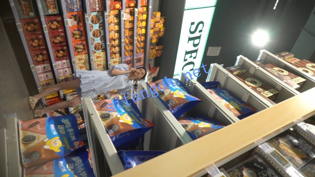 （空城原创）两位超短连衣裙美少妇，一个粉N一个蓝N【1V】【301M】 2