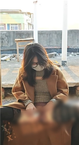 抖音 推特骚姬 桃桃子一个 自慰露出 疯狂插穴流出白色粘液【10V】【421M】 3