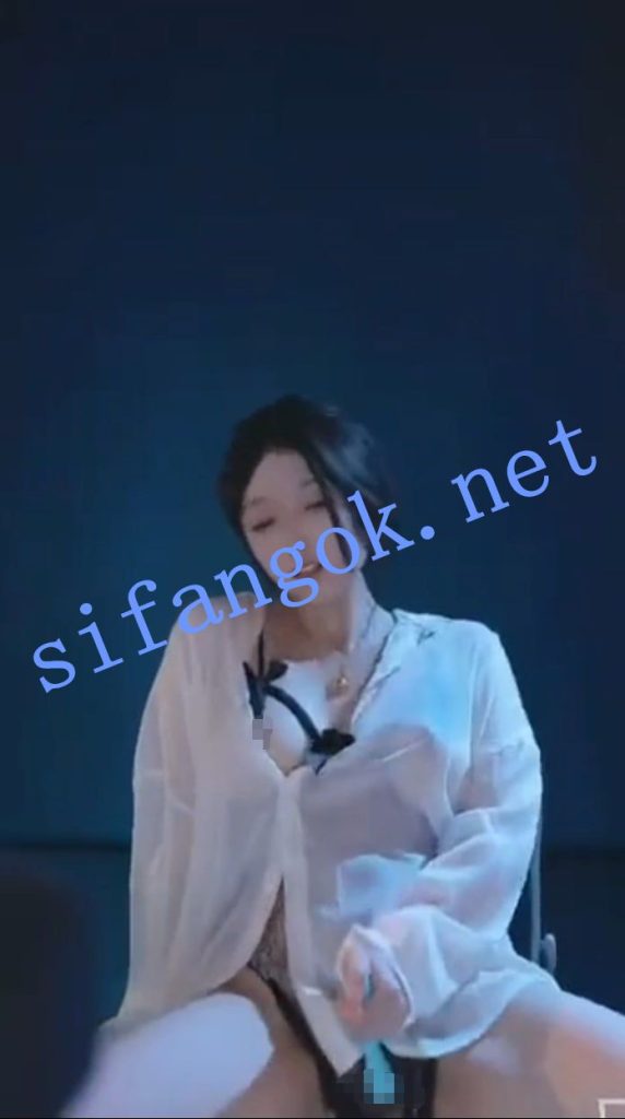 【抖音】 水水 掰逼自慰多视角裸舞5V【5V】【195M】 6 【抖音】 水水 掰逼自慰多视角裸舞5V【5V】【195M】 6