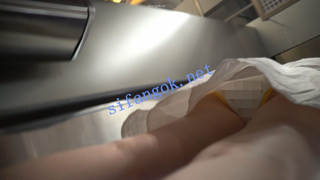 （空城原创）白裙小少妇逛超市，黄边白N包裹肥臀【1V】【668M】 6