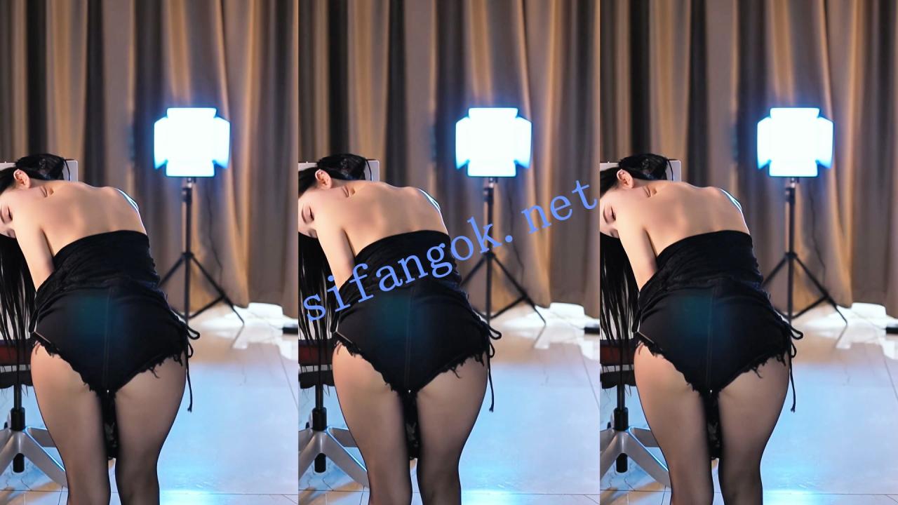 【斗鱼】谁的小棉袄呢 新年大礼包第3弹 超火高定新10V【10V】【1.36G】 11