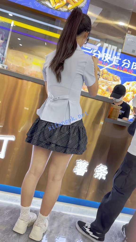 【KFC】JK制服学生妹和男友买奶茶·短裙白色内内低角度超长CD【1V】【1.29G】 7