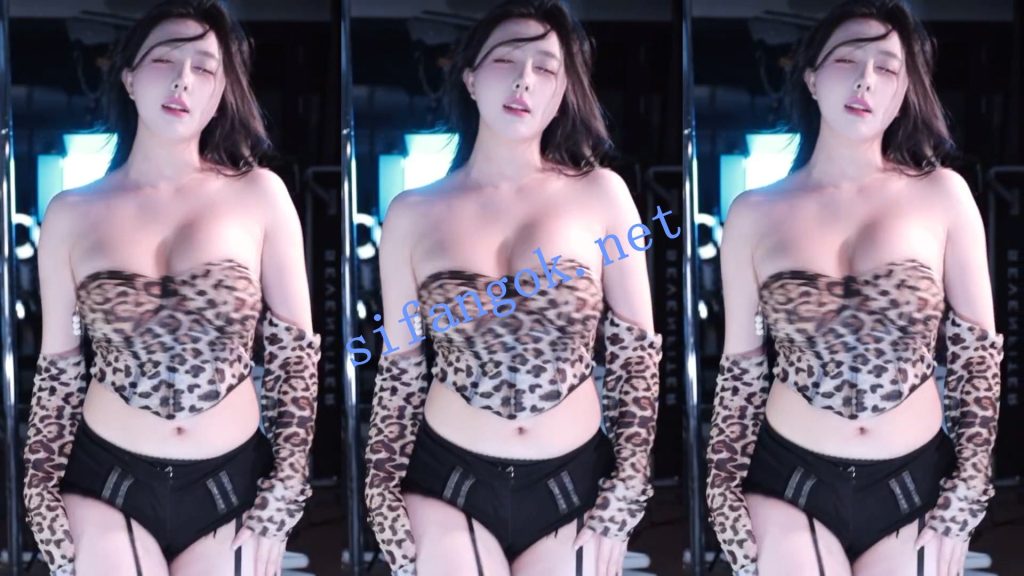 斗鱼 小酒窝翁馨-3 巨乳 露大半个奶 超强抖胸舞 疯狂摆动【4V】【331M】 2 斗鱼 小酒窝翁馨-3 巨乳 露大半个奶 超强抖胸舞 疯狂摆动【4V】【331M】 2